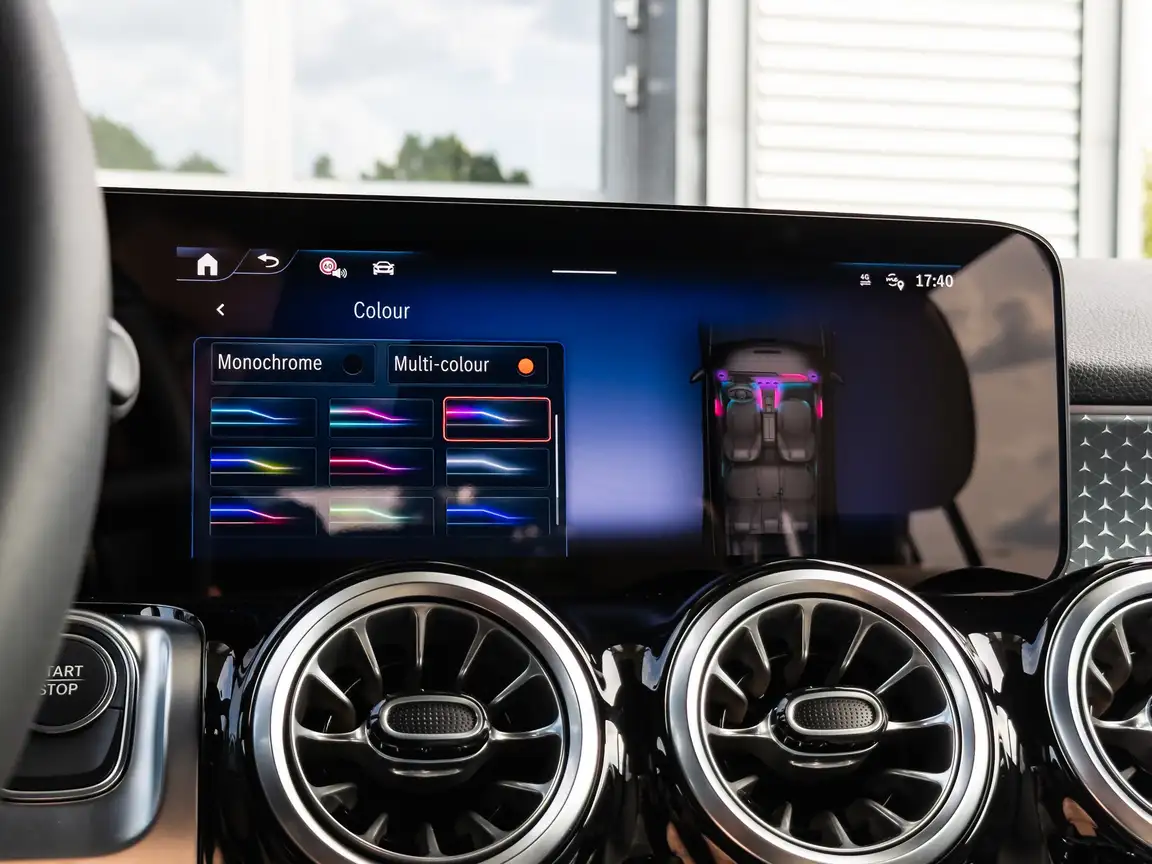 MERCEDES-BENZ EQB