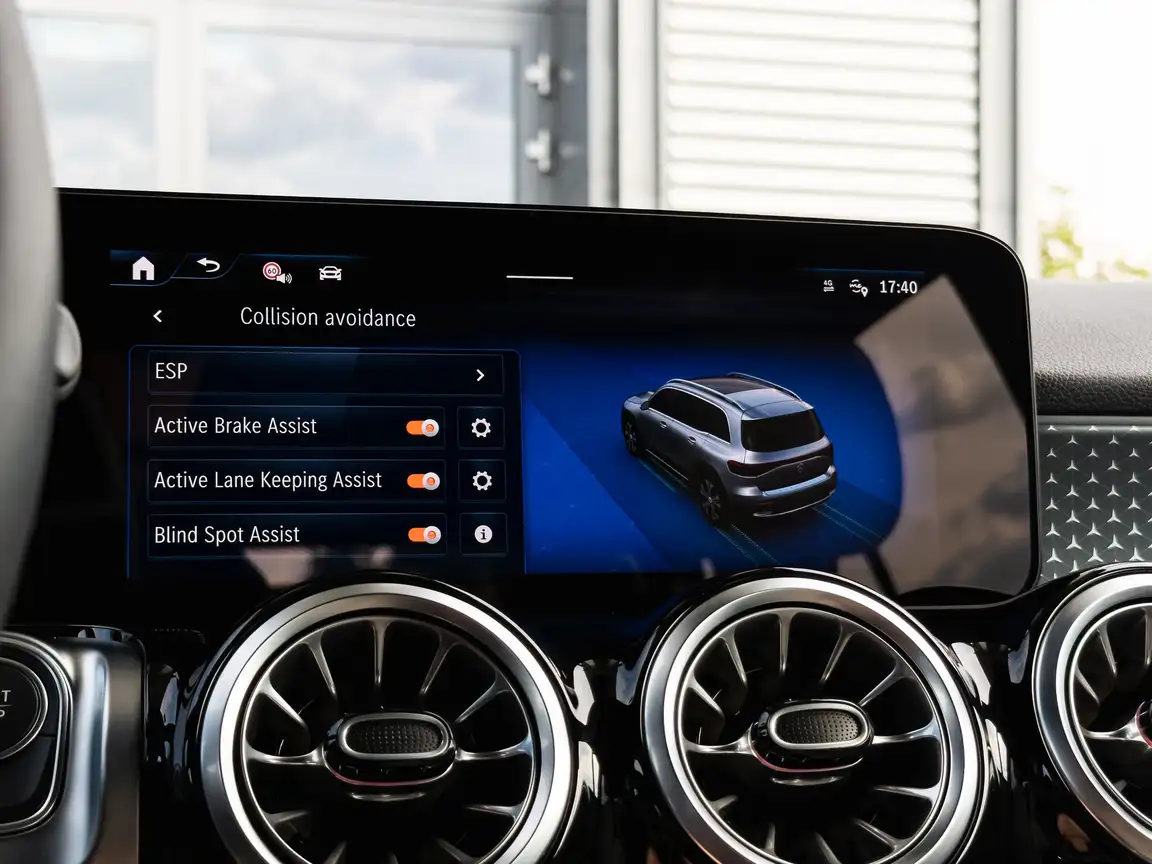 MERCEDES-BENZ EQB