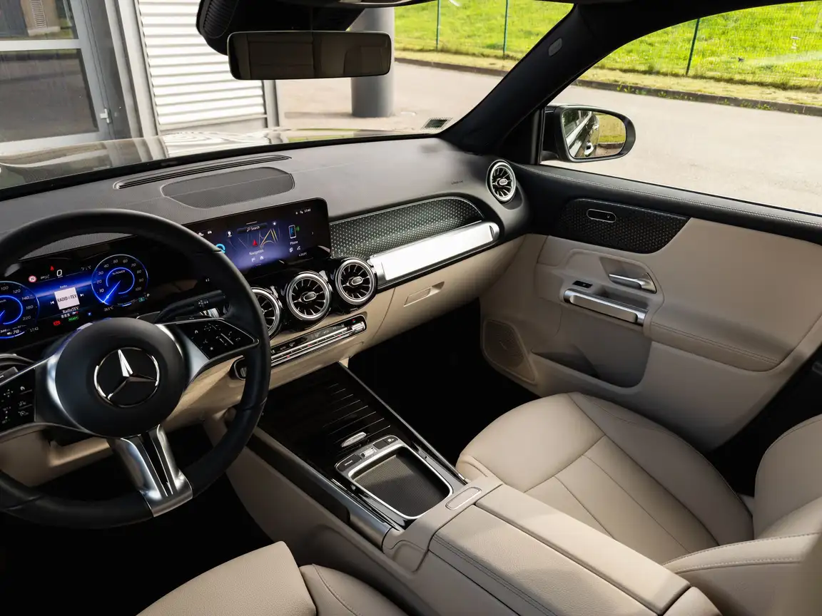 MERCEDES-BENZ EQB