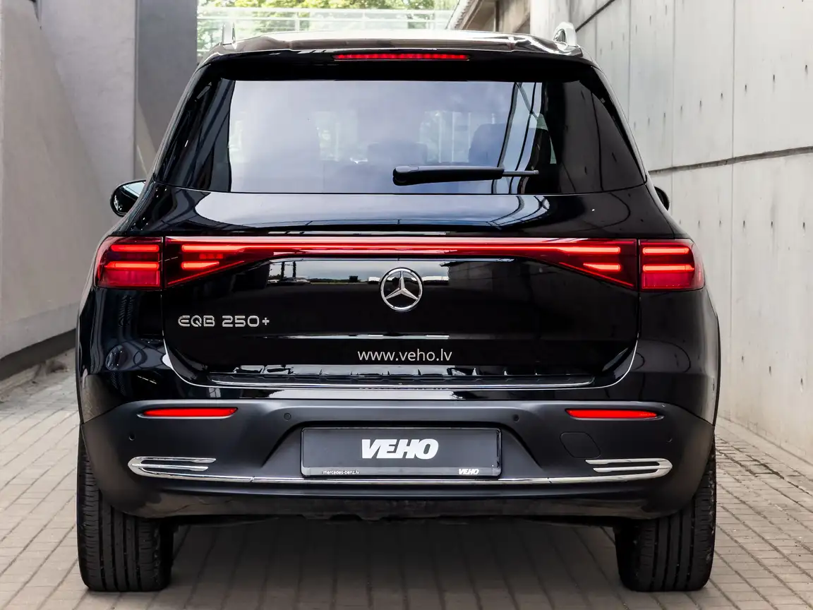 MERCEDES-BENZ EQB