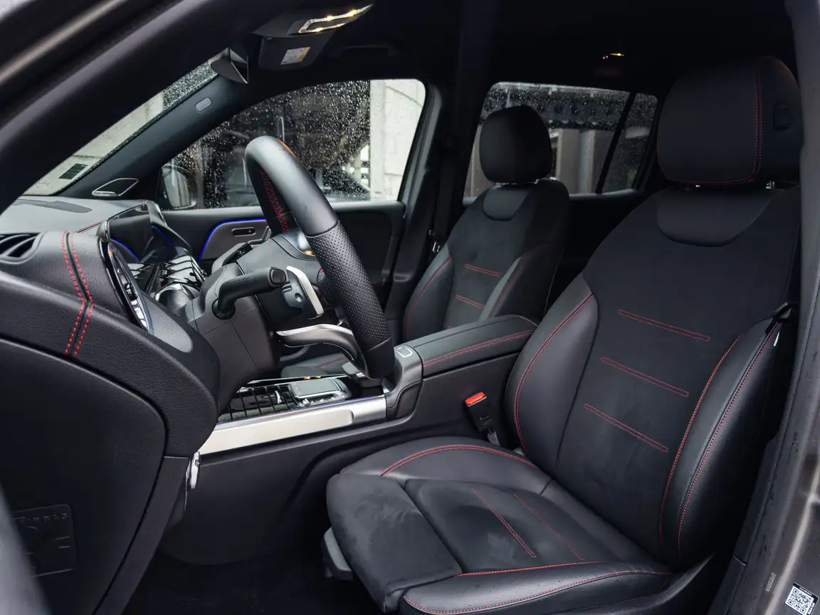 MERCEDES-BENZ EQB