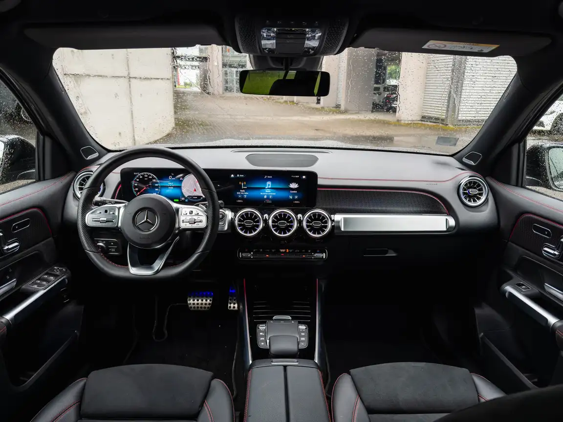 MERCEDES-BENZ EQB