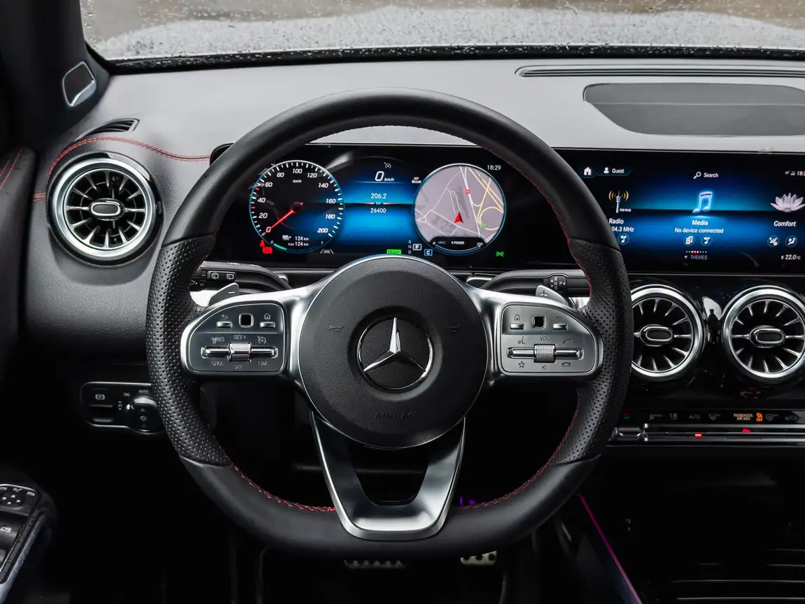 MERCEDES-BENZ EQB