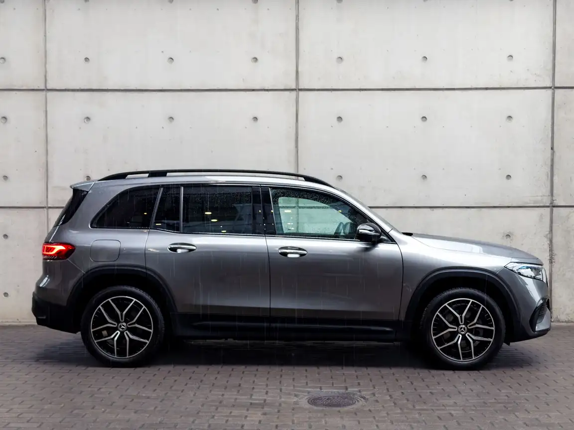 MERCEDES-BENZ EQB