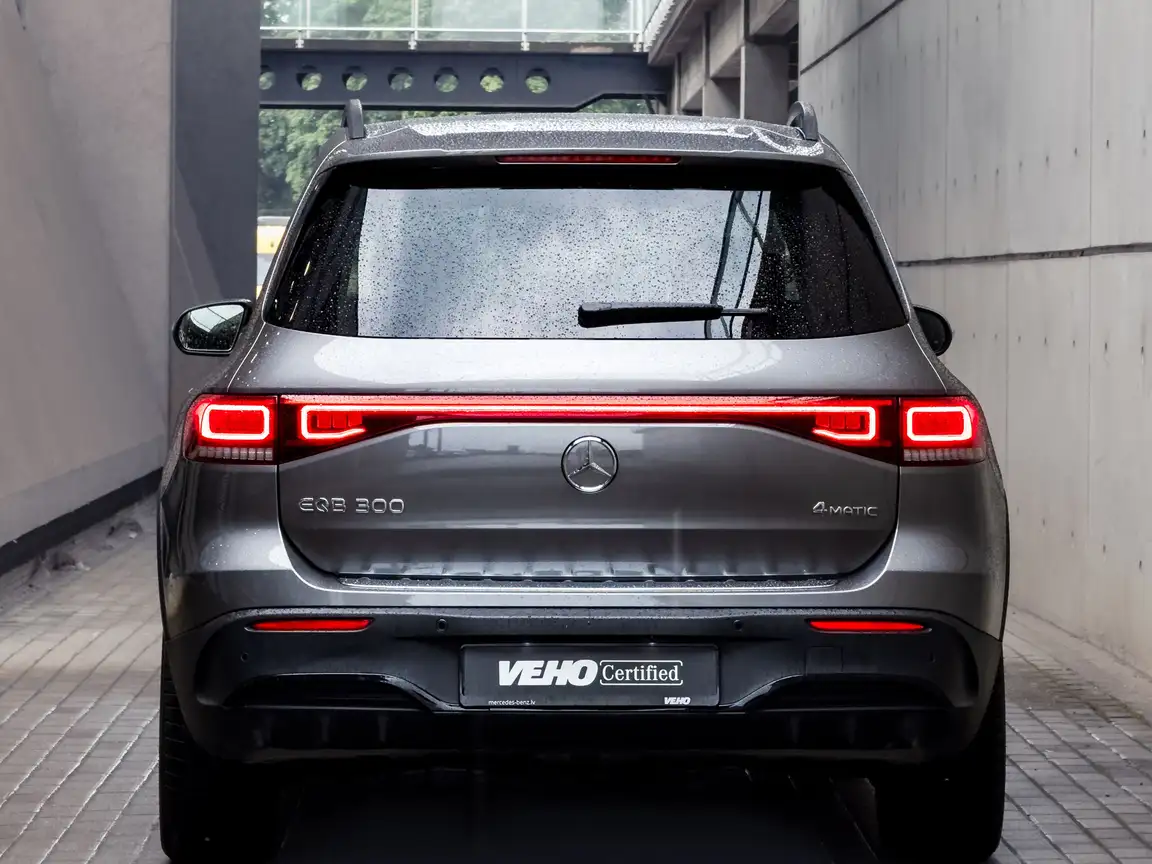 MERCEDES-BENZ EQB