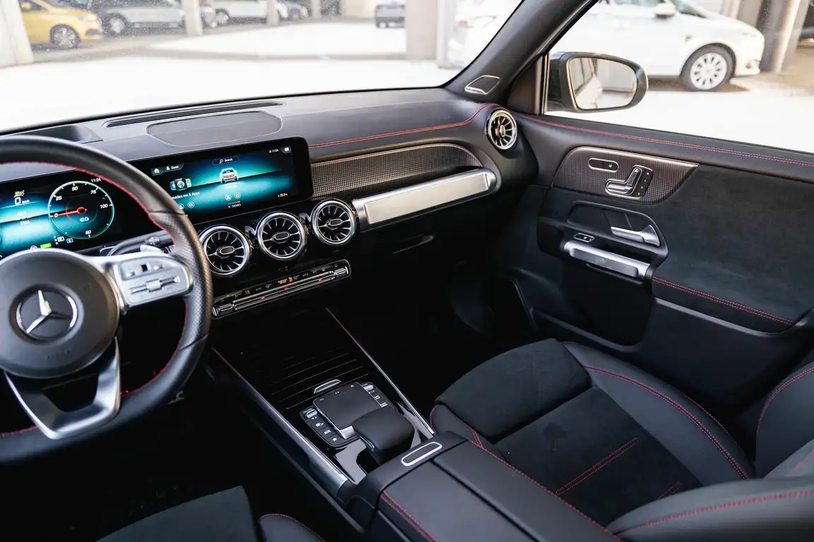 MERCEDES-BENZ EQB