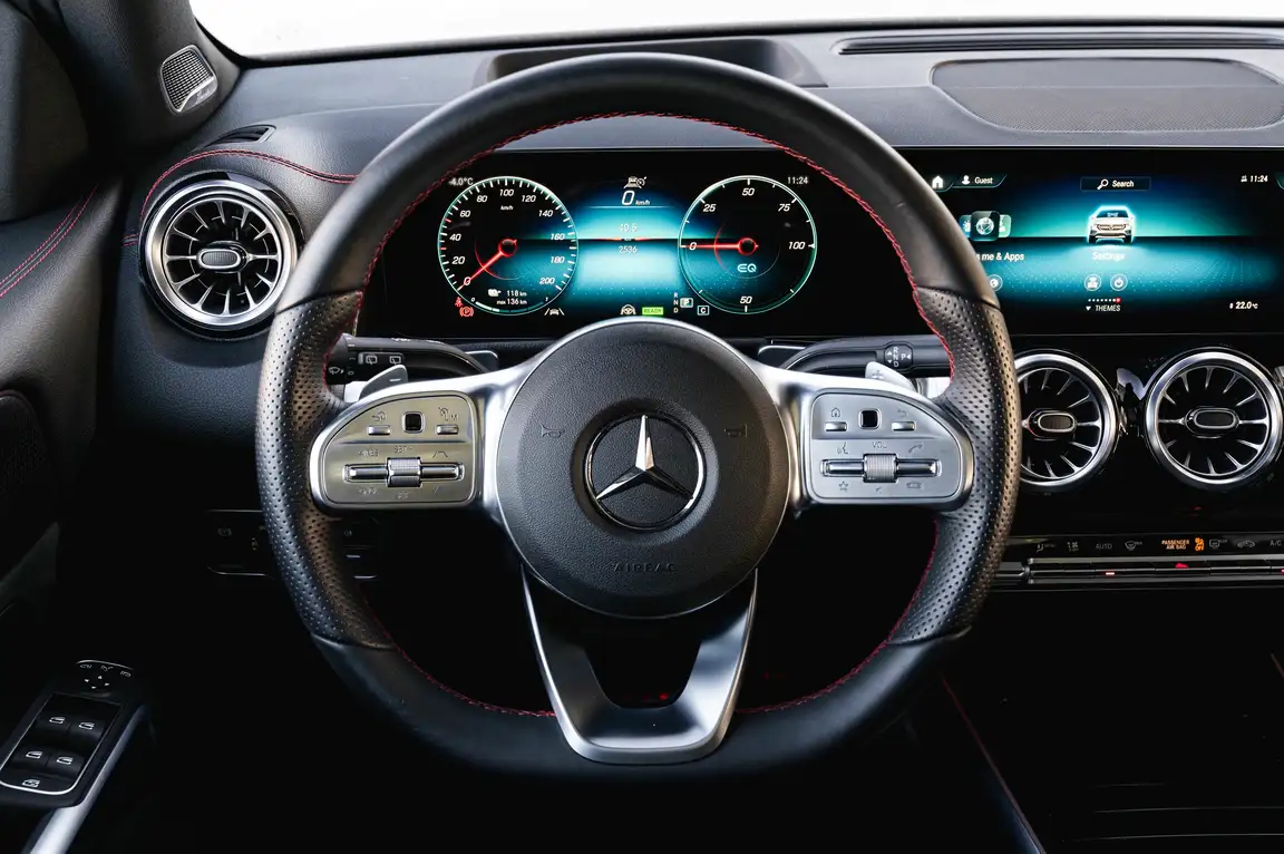 MERCEDES-BENZ EQB