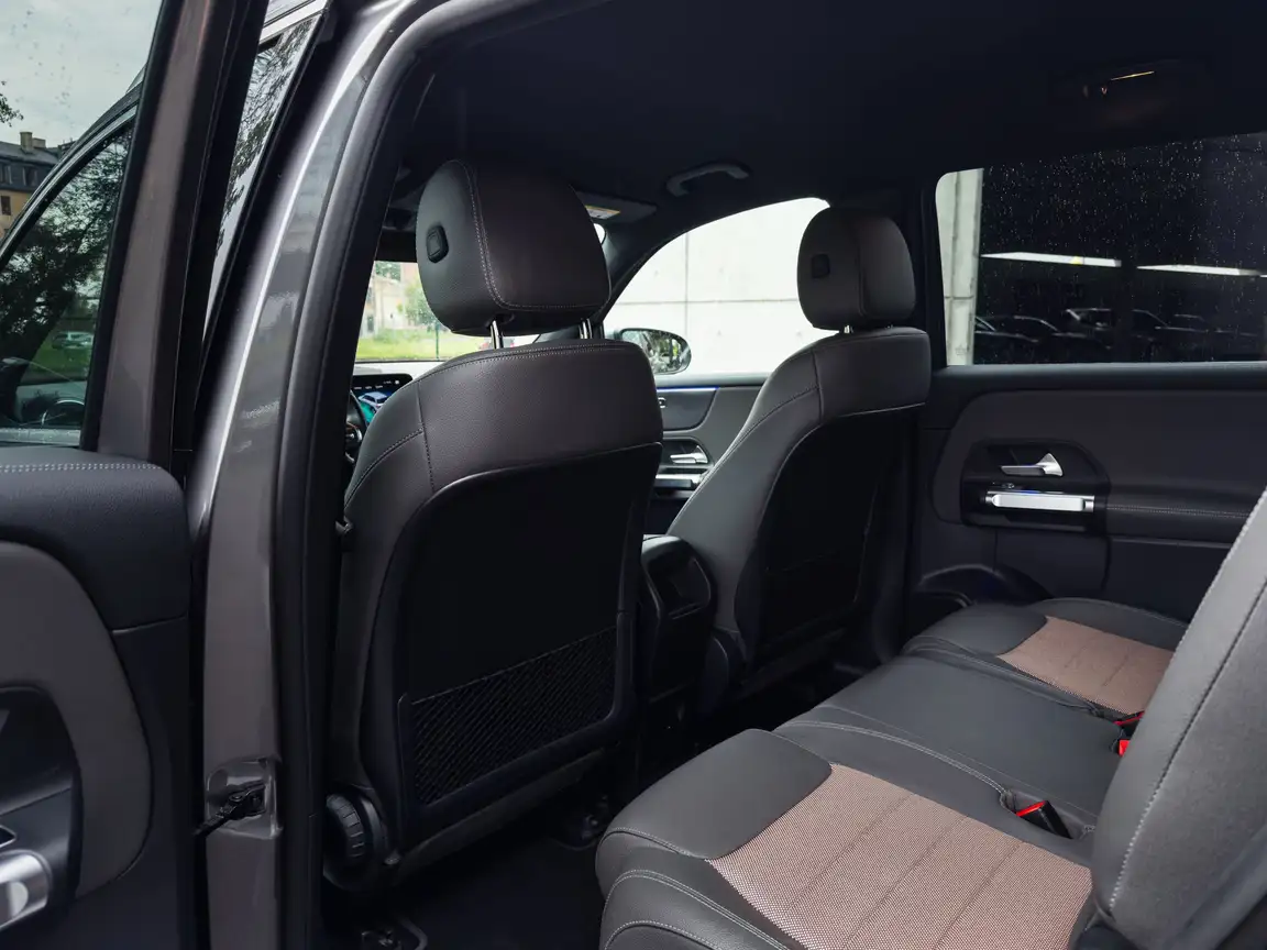 MERCEDES-BENZ EQB