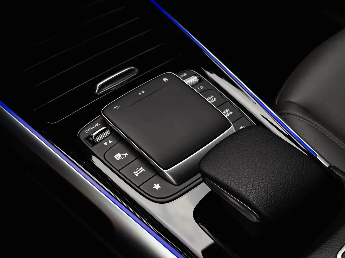 MERCEDES-BENZ EQB
