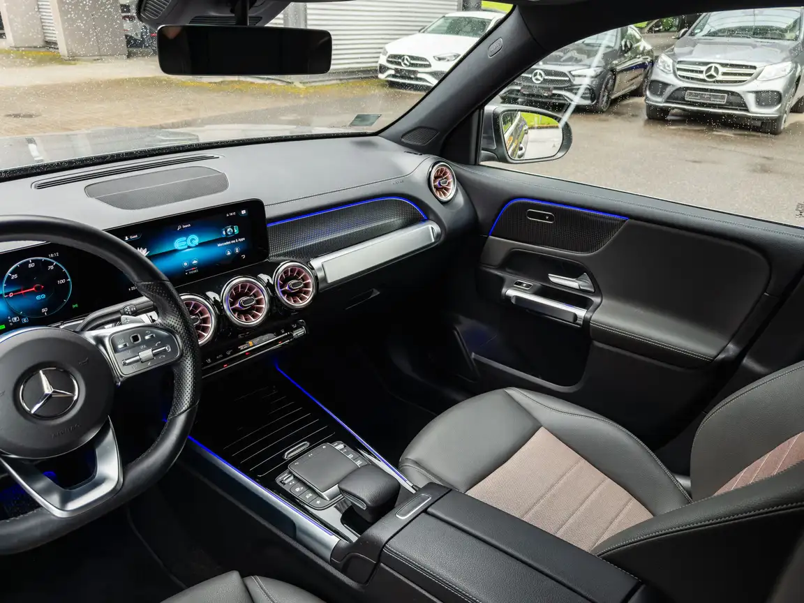 MERCEDES-BENZ EQB