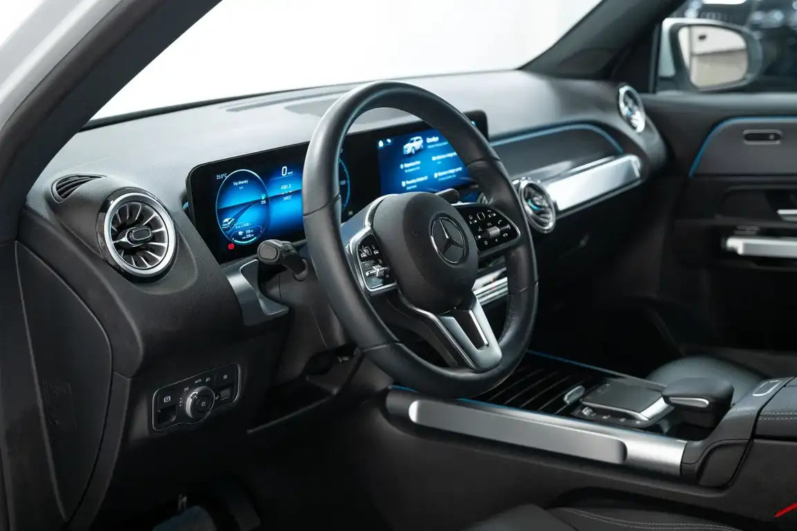 MERCEDES-BENZ EQB