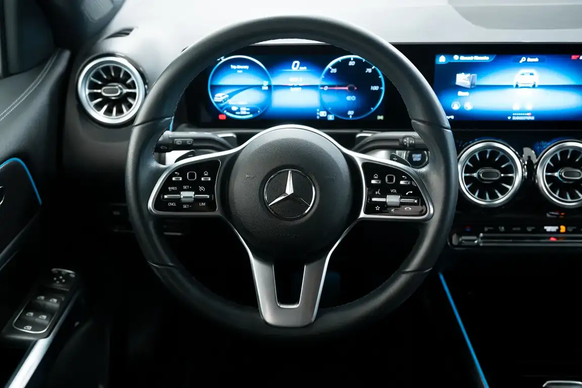 MERCEDES-BENZ EQB