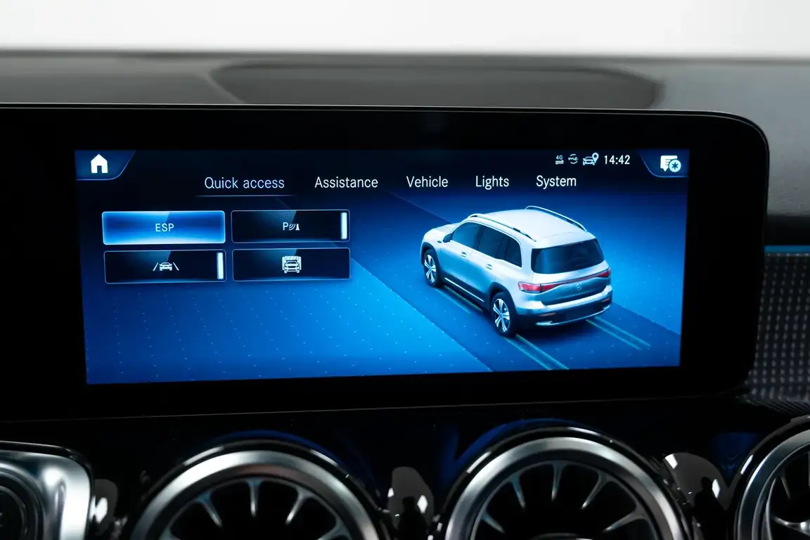 MERCEDES-BENZ EQB