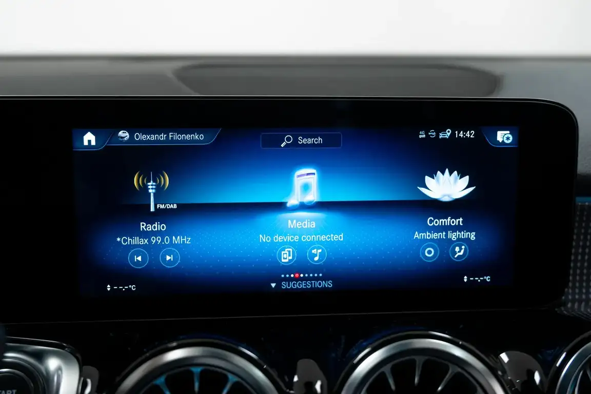 MERCEDES-BENZ EQB