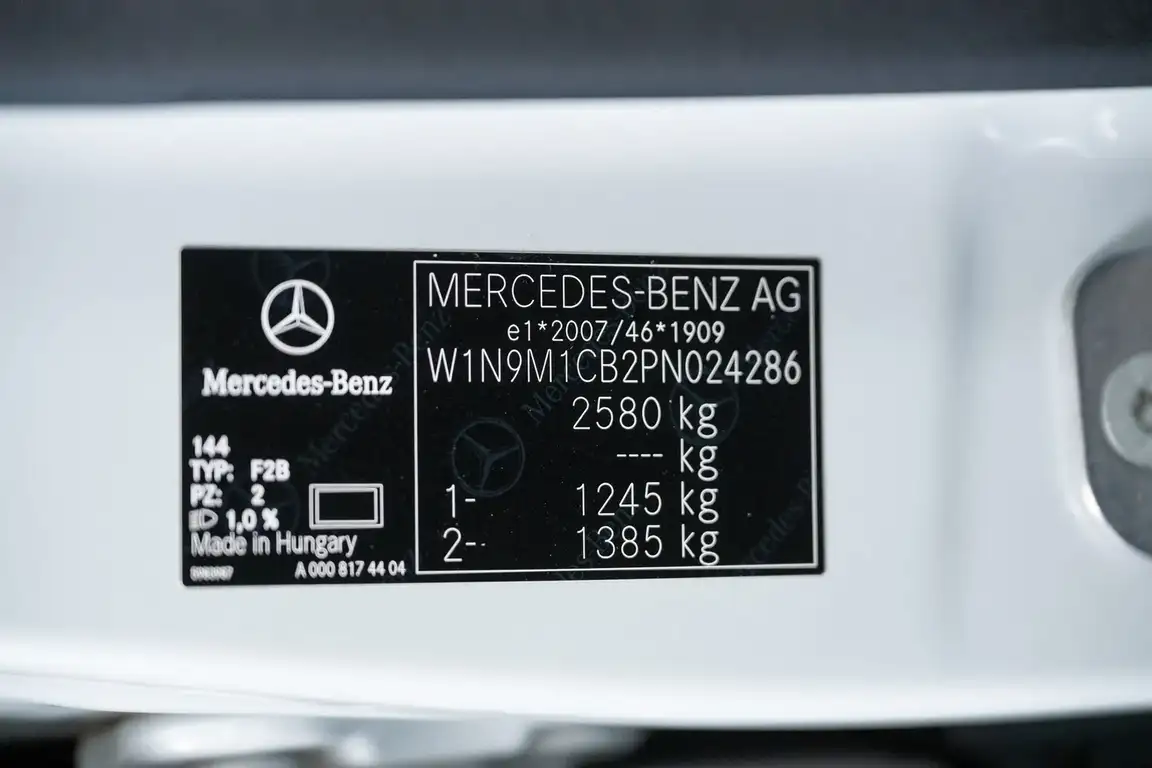 MERCEDES-BENZ EQB