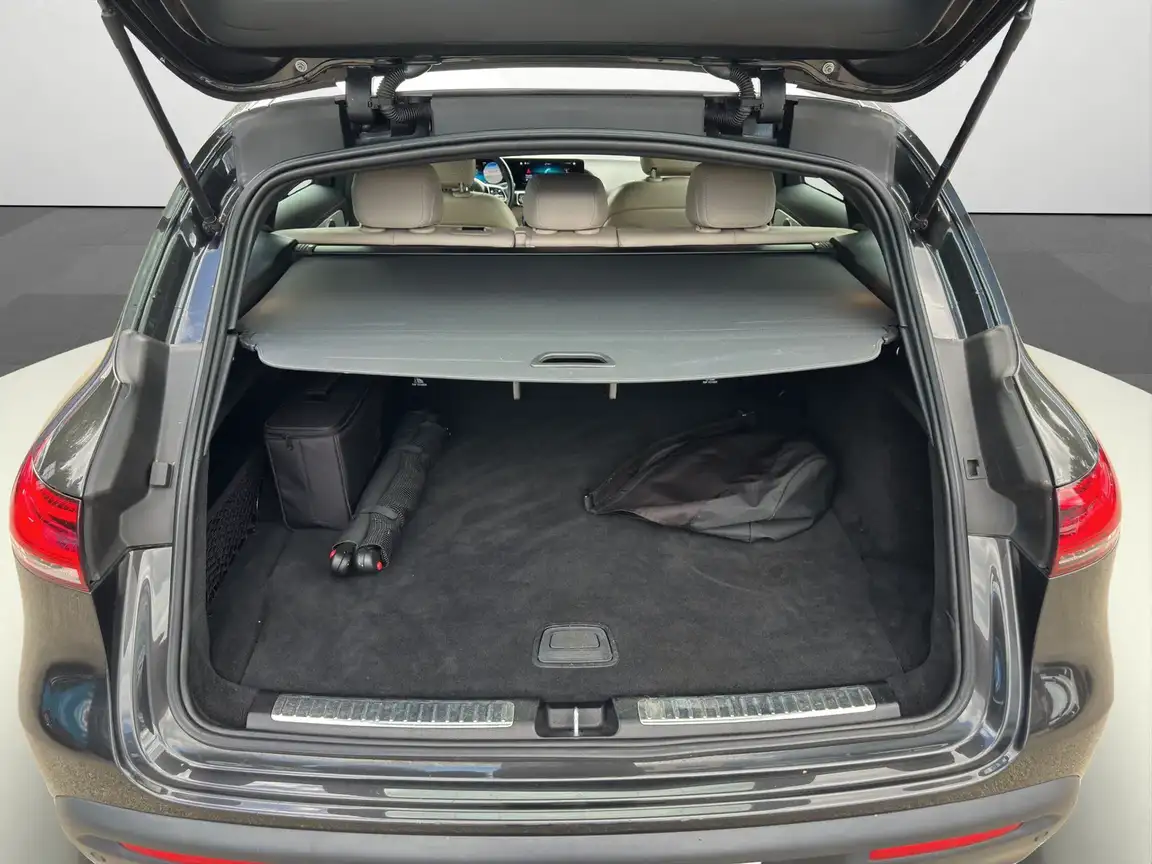 MERCEDES-BENZ EQC