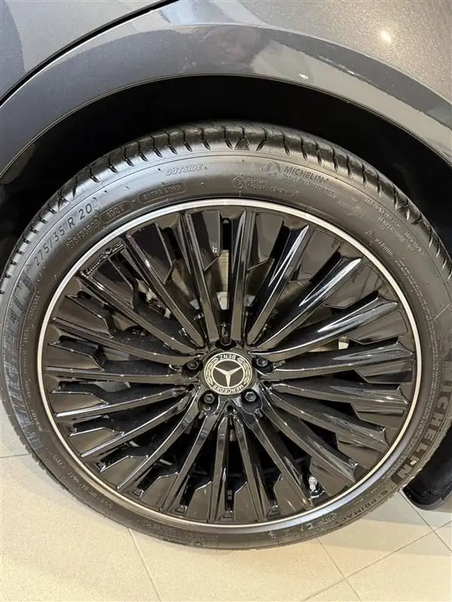 MERCEDES-BENZ EQE