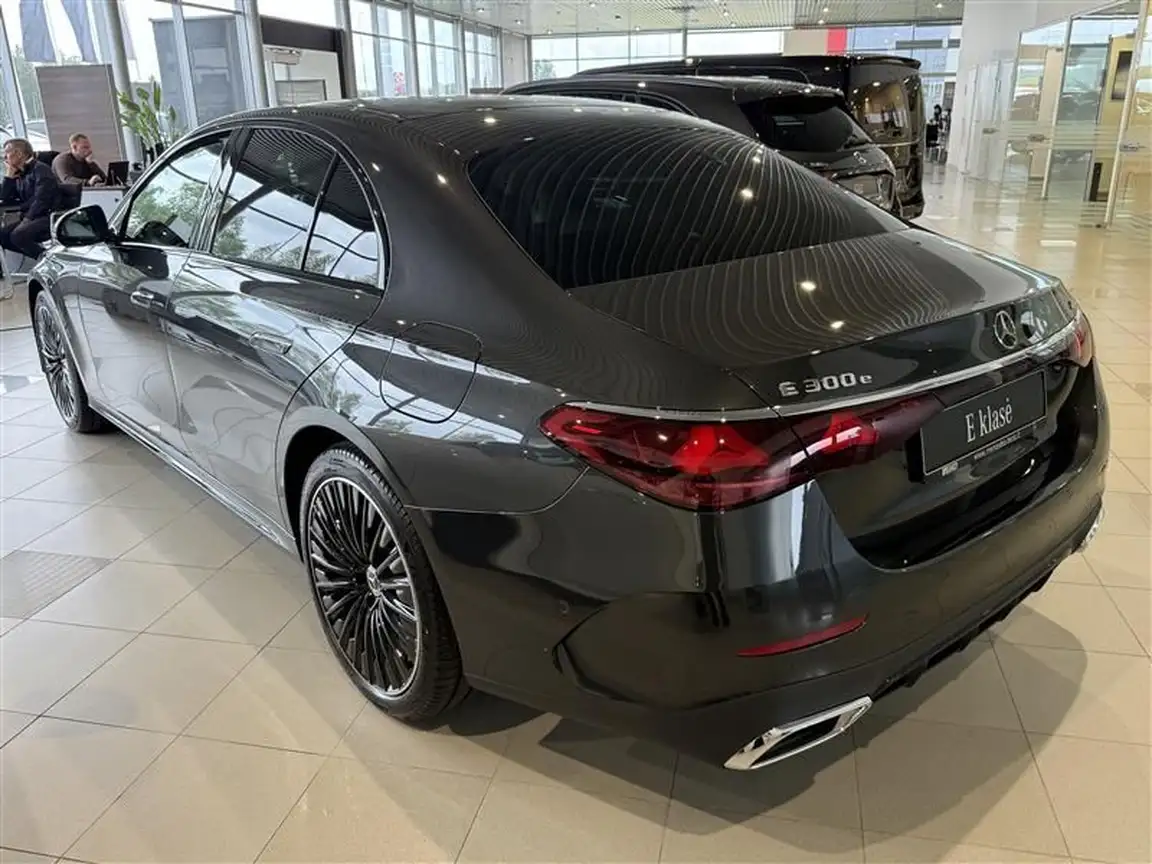 MERCEDES-BENZ EQE
