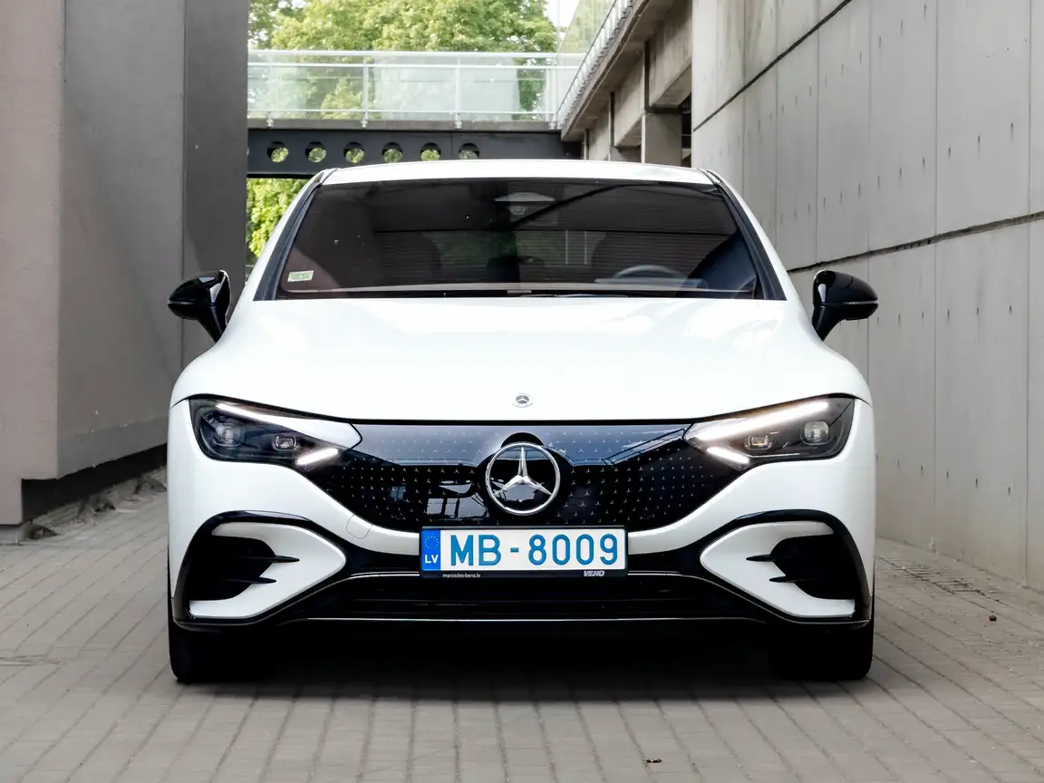 MERCEDES-BENZ EQE