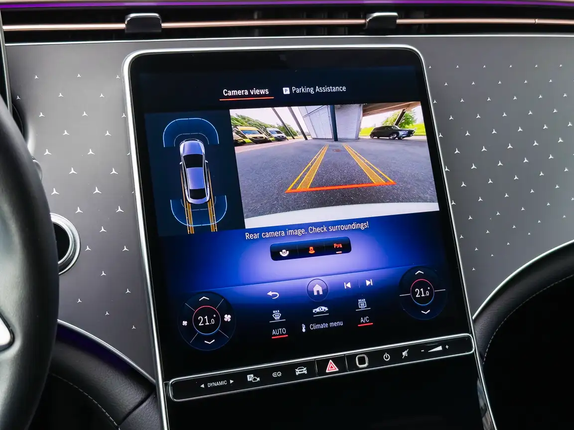 MERCEDES-BENZ EQE