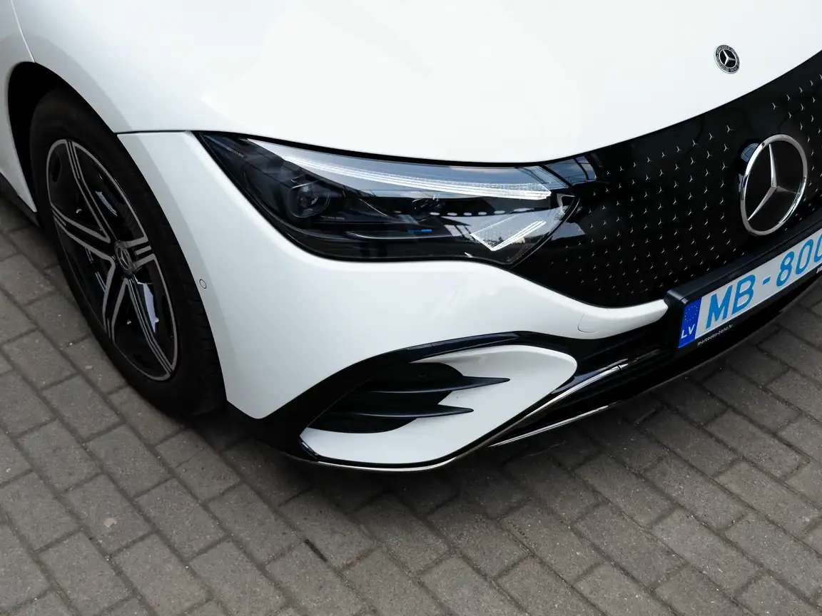 MERCEDES-BENZ EQE