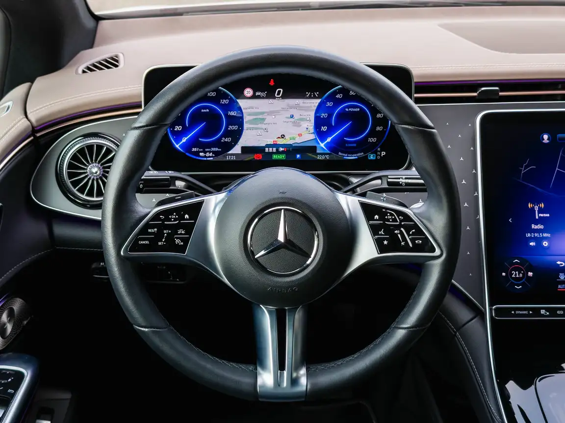 MERCEDES-BENZ EQE