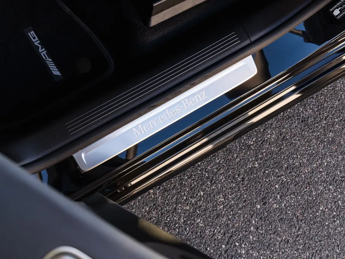MERCEDES-BENZ EQS