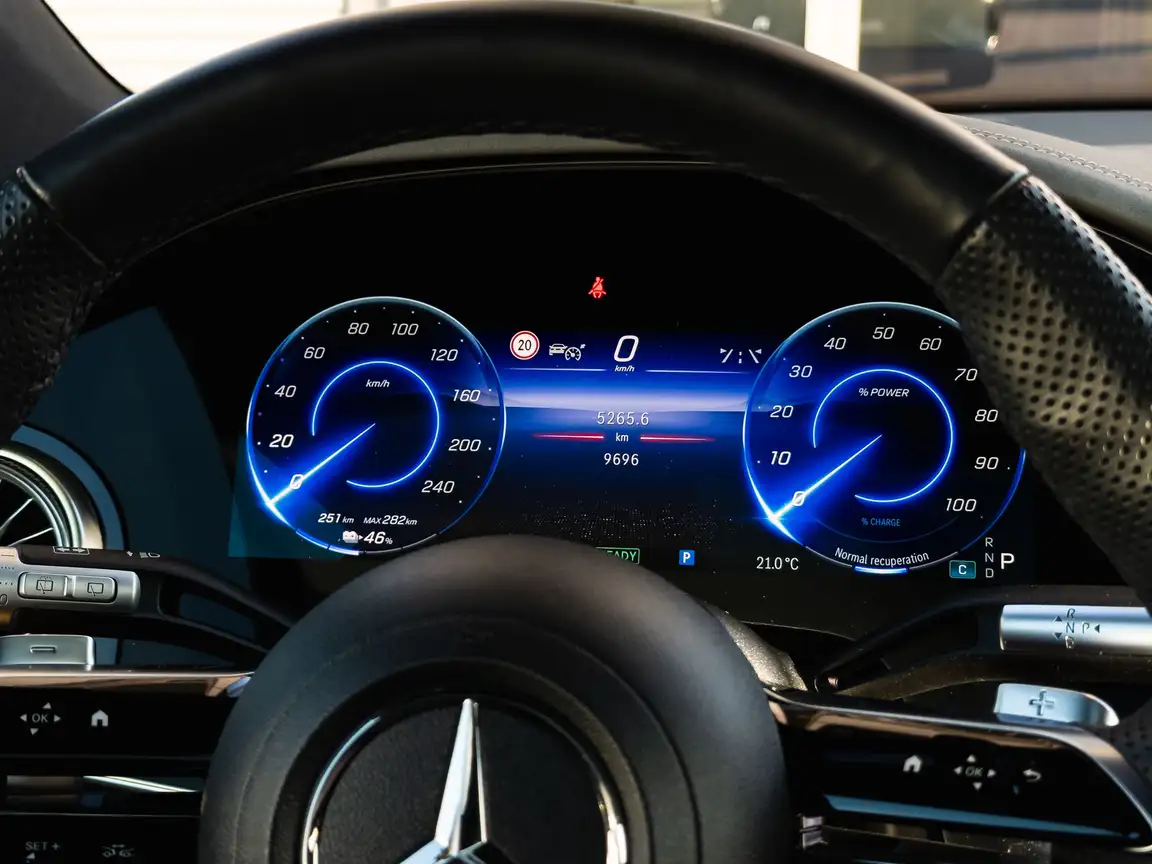 MERCEDES-BENZ EQS