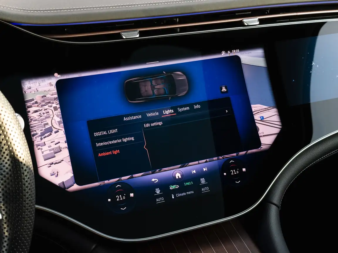 MERCEDES-BENZ EQS