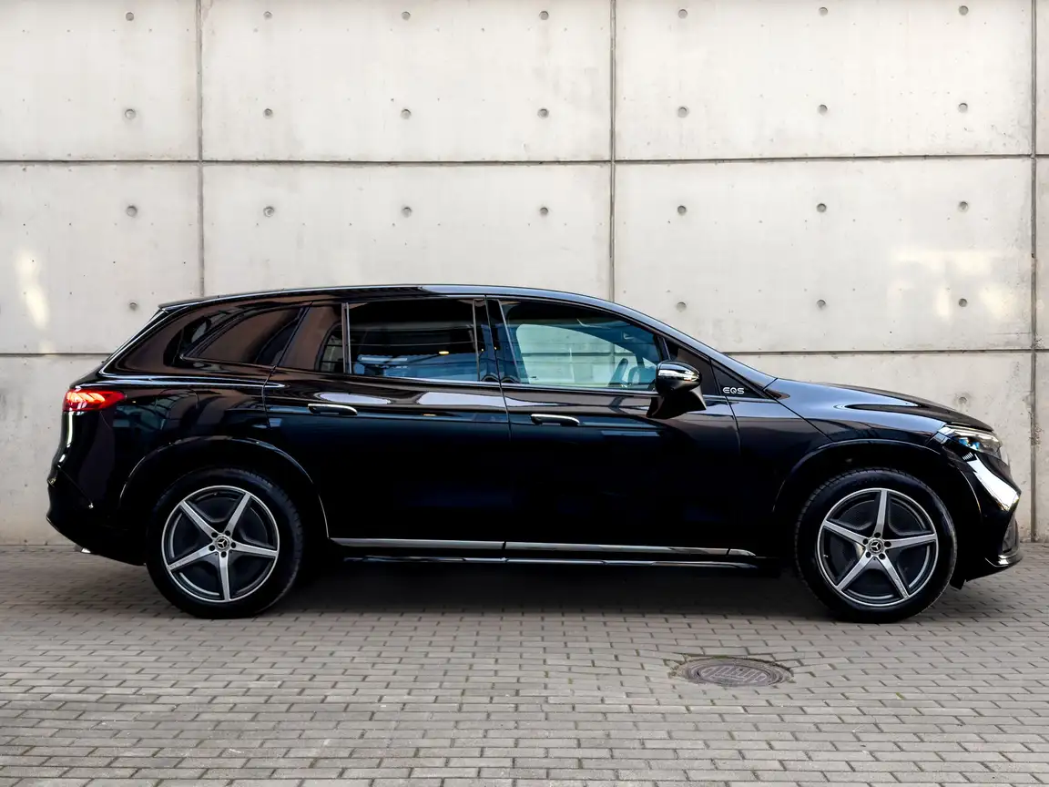 MERCEDES-BENZ EQS