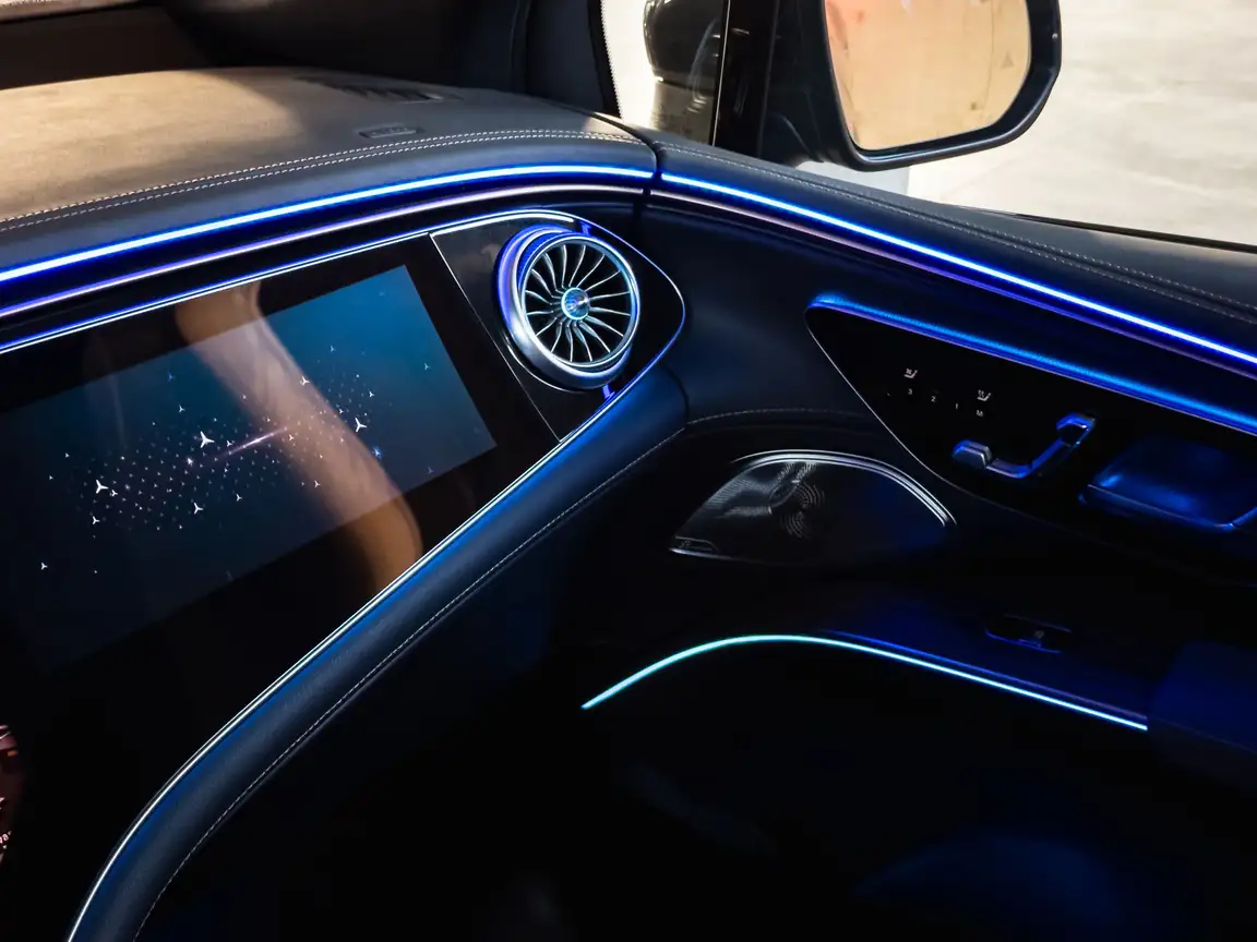 MERCEDES-BENZ EQS