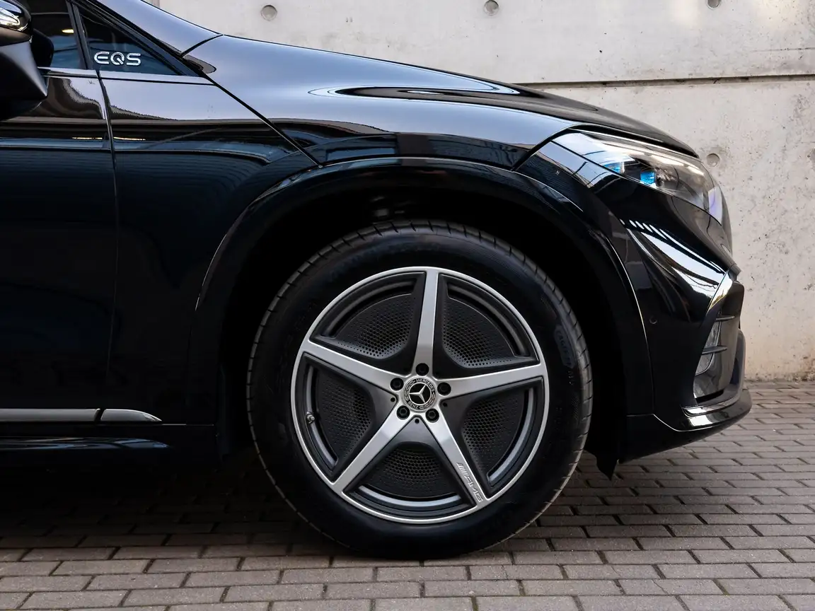 MERCEDES-BENZ EQS