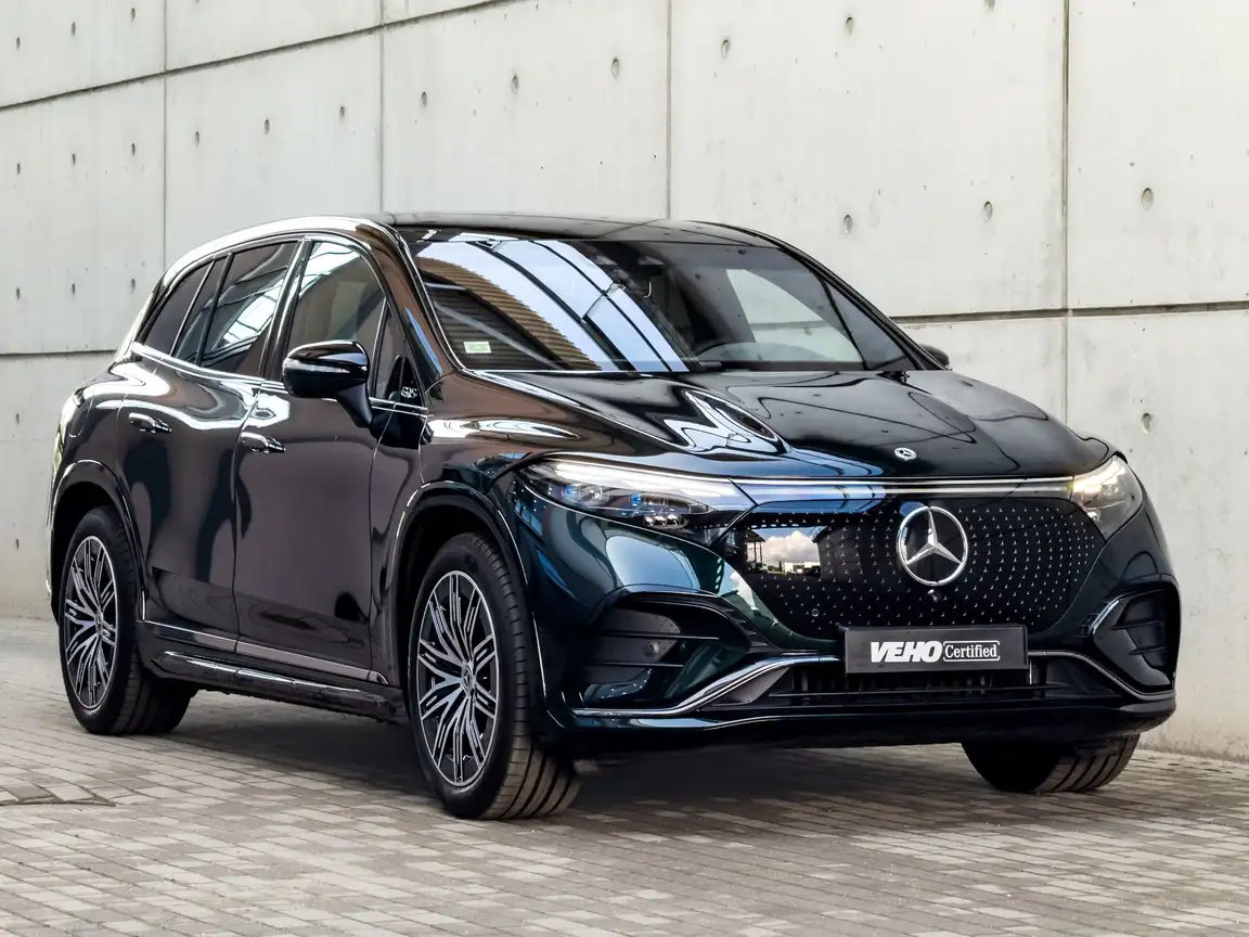 MERCEDES-BENZ EQS