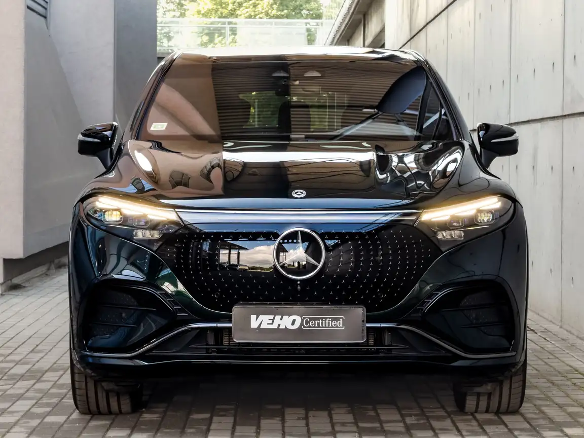 MERCEDES-BENZ EQS