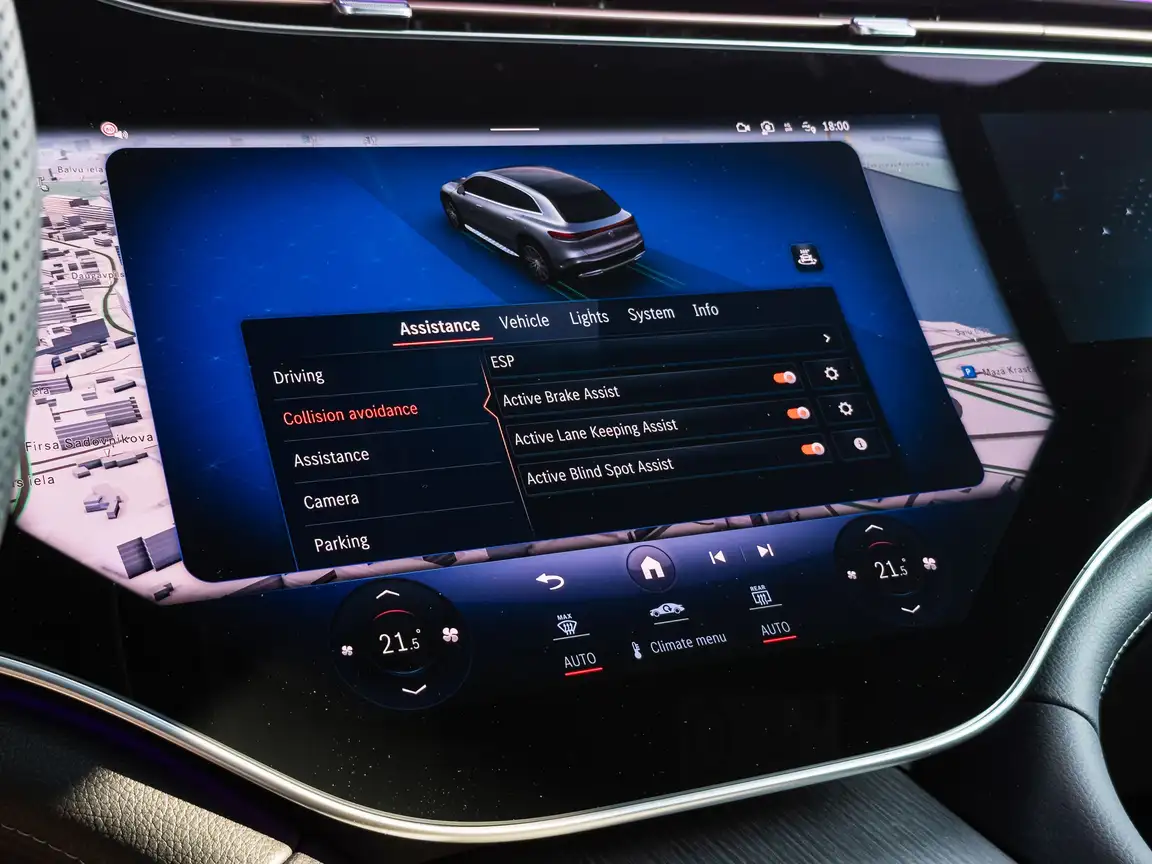 MERCEDES-BENZ EQS