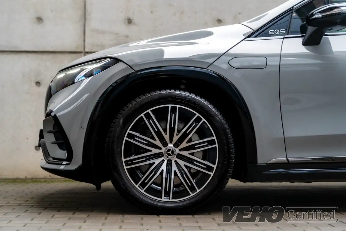 MERCEDES-BENZ EQS