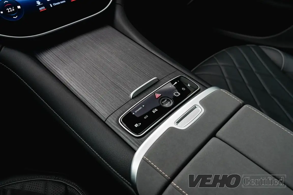 MERCEDES-BENZ EQS