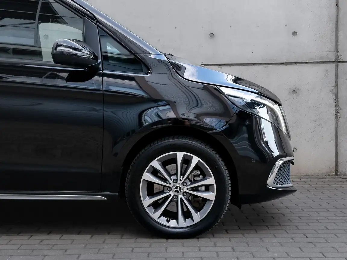 MERCEDES-BENZ EQV
