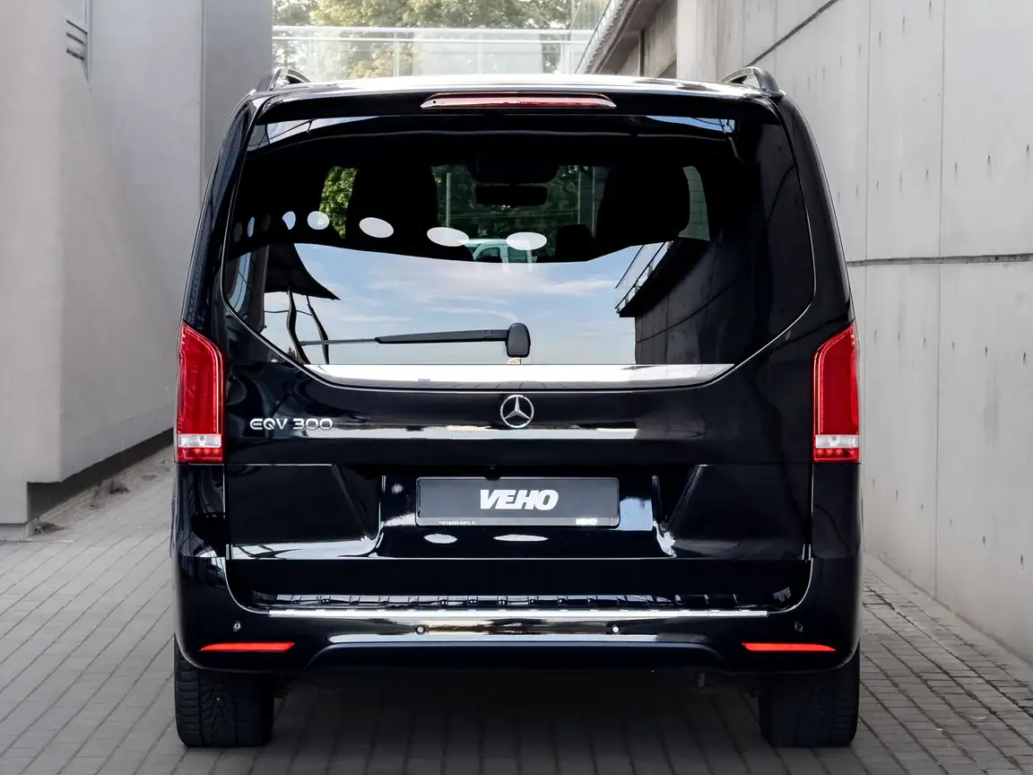 MERCEDES-BENZ EQV