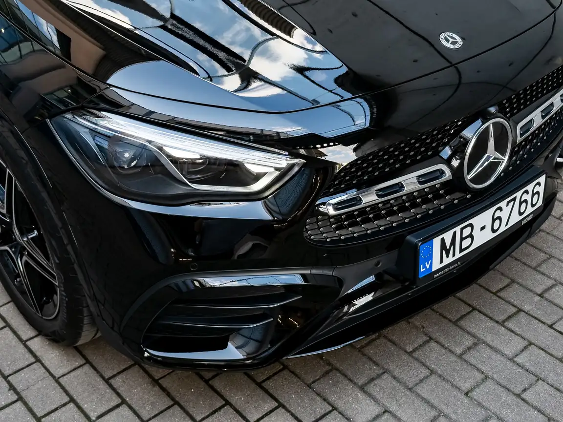 MERCEDES-BENZ GLA