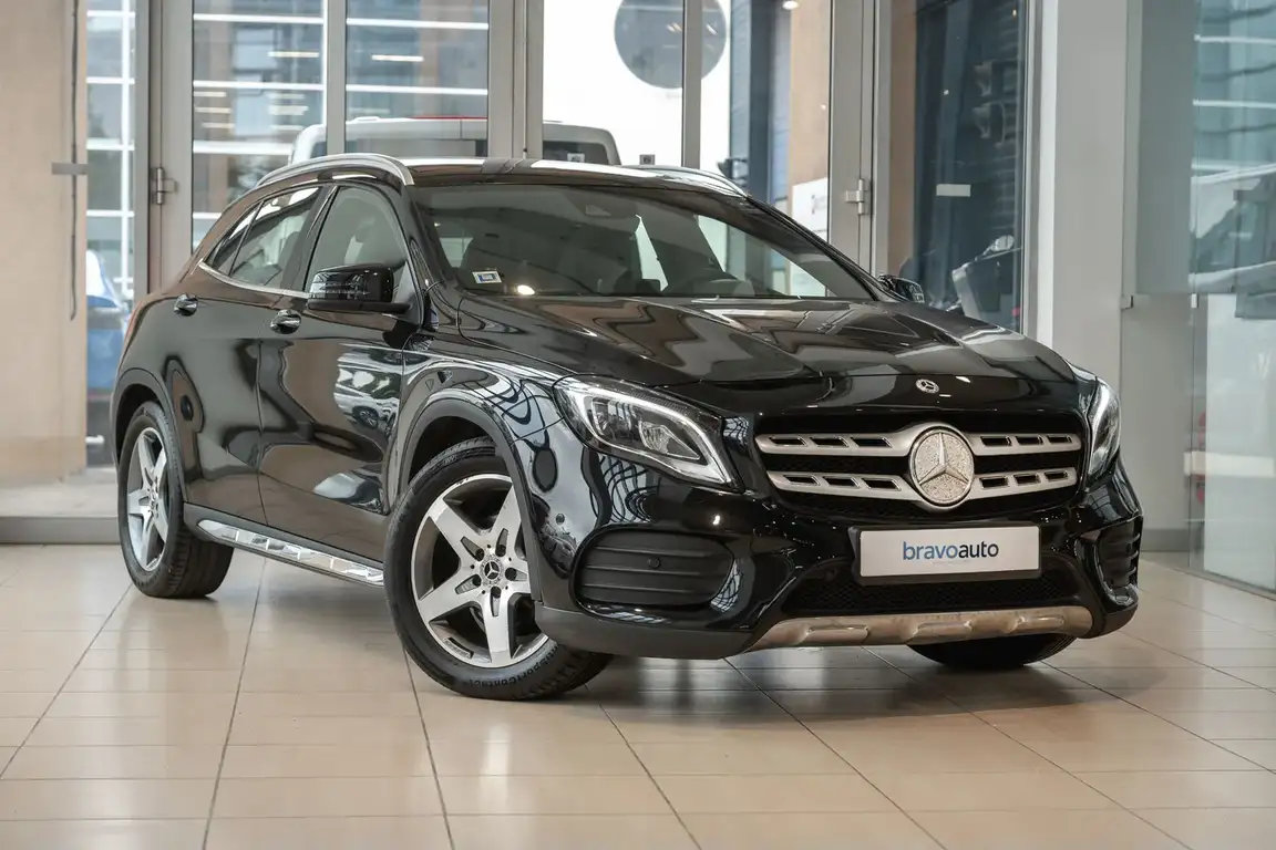 MERCEDES-BENZ GLA