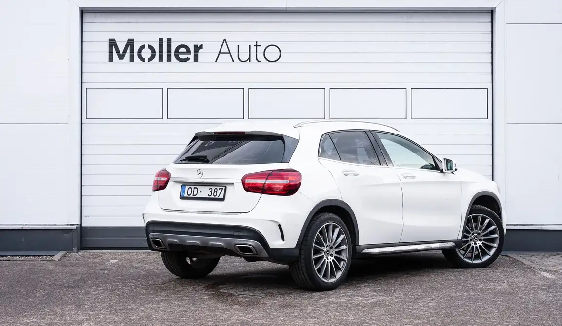 MERCEDES-BENZ GLA