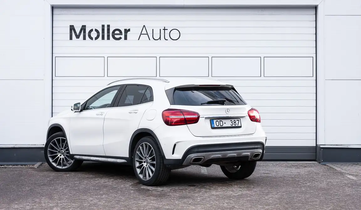 MERCEDES-BENZ GLA