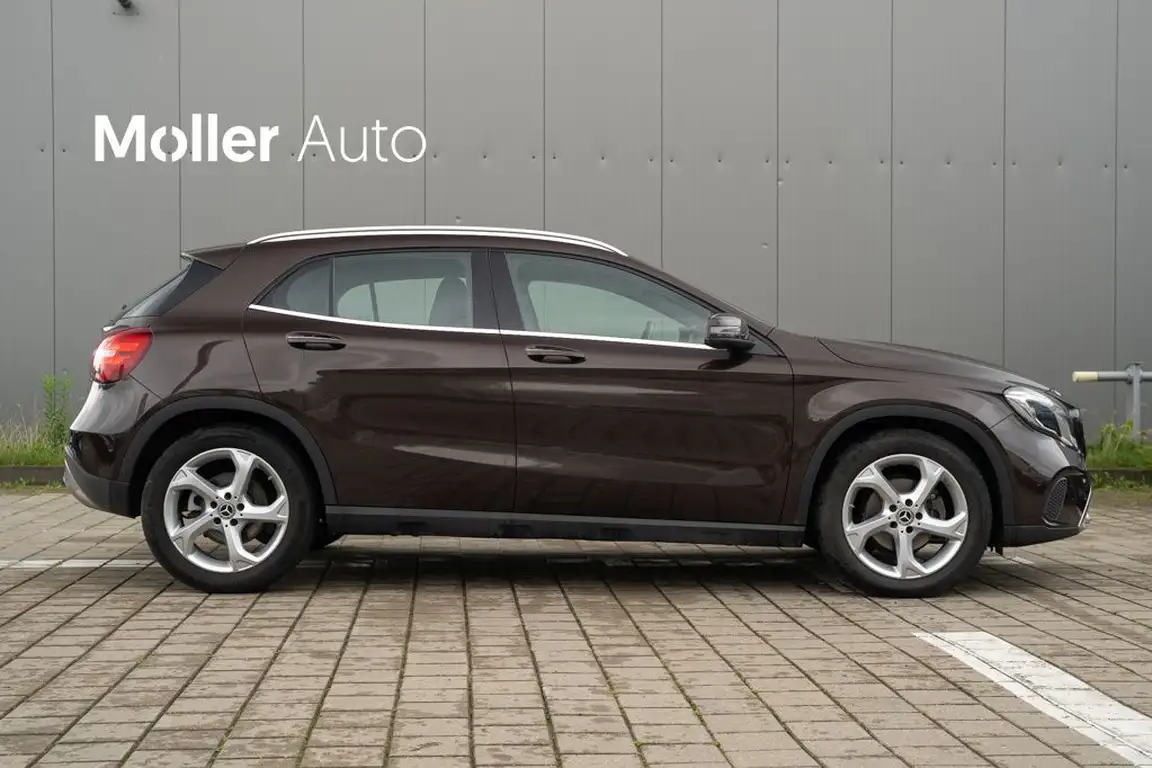 MERCEDES-BENZ GLA