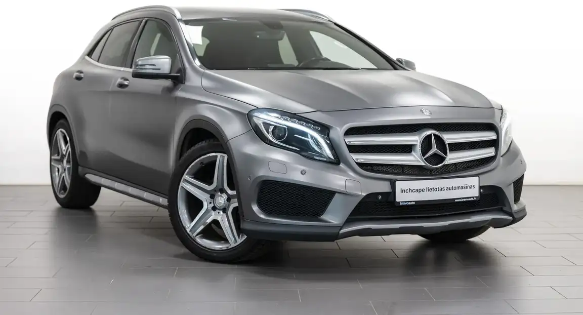 MERCEDES-BENZ GLA