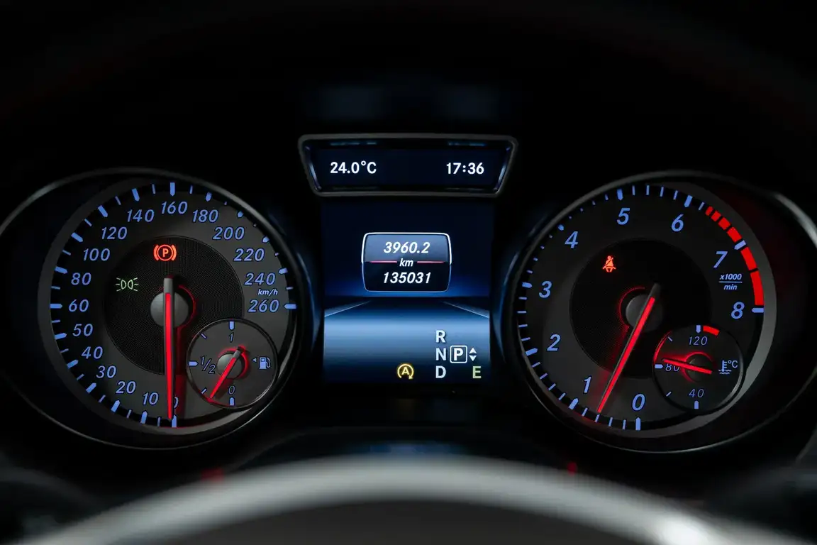 MERCEDES-BENZ GLA