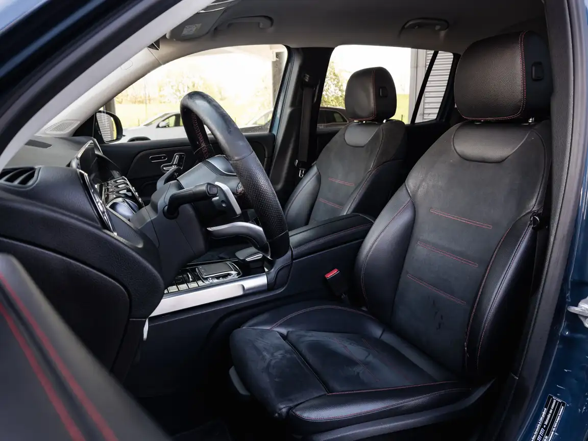 MERCEDES-BENZ GLB