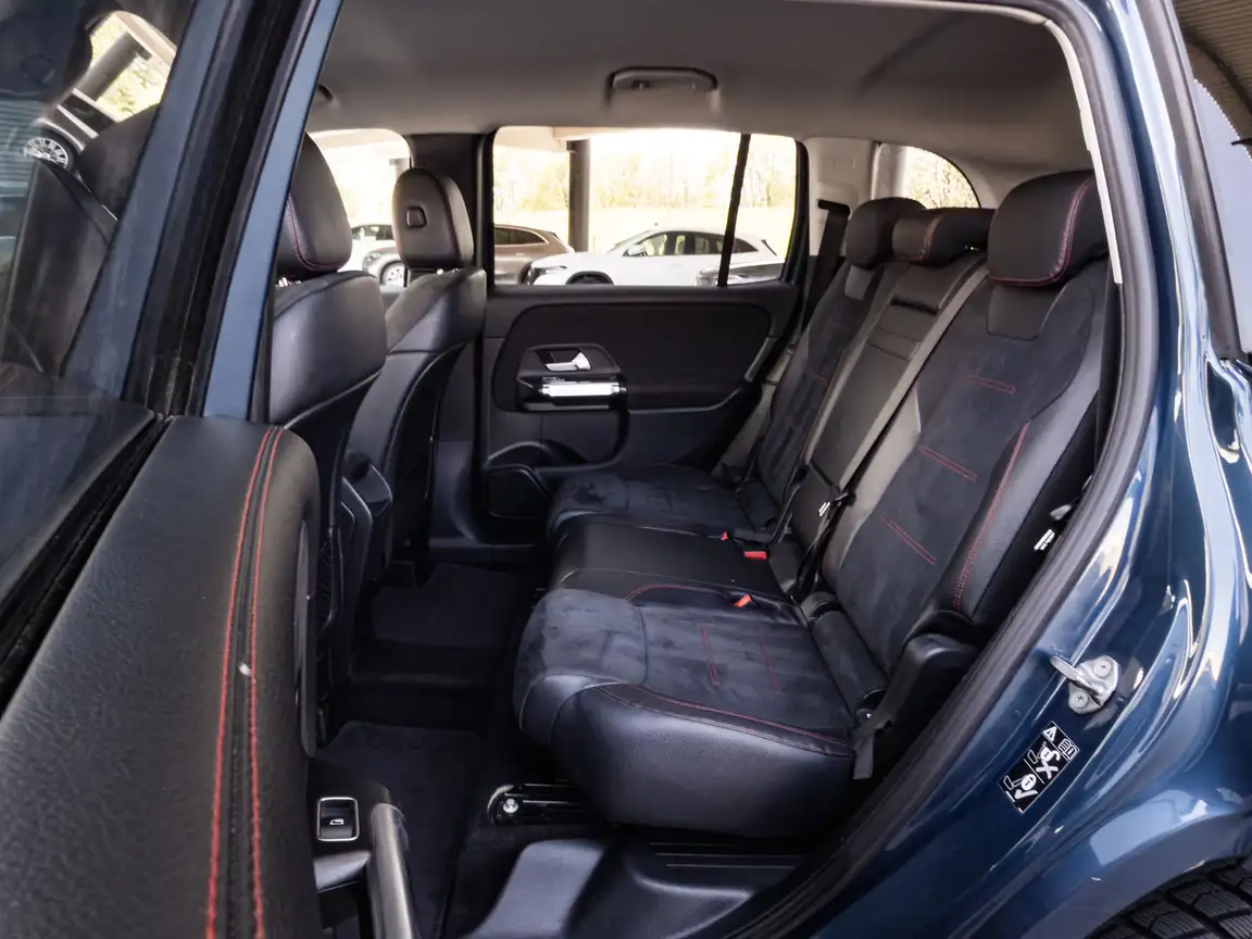 MERCEDES-BENZ GLB
