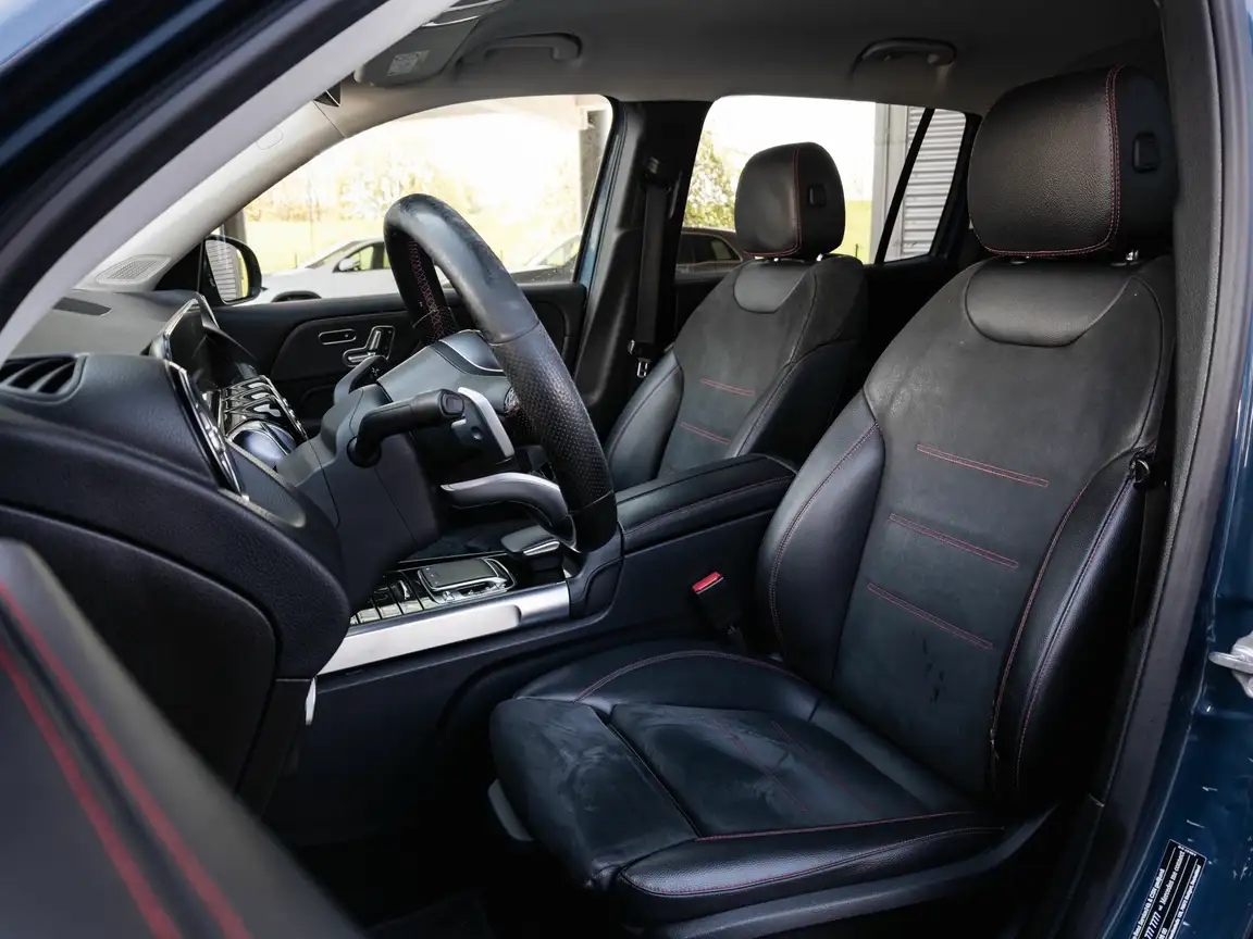 MERCEDES-BENZ GLB