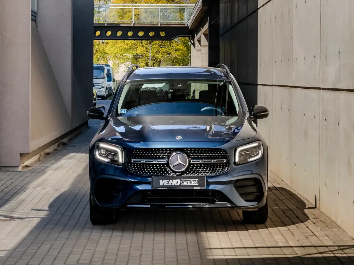 MERCEDES-BENZ GLB